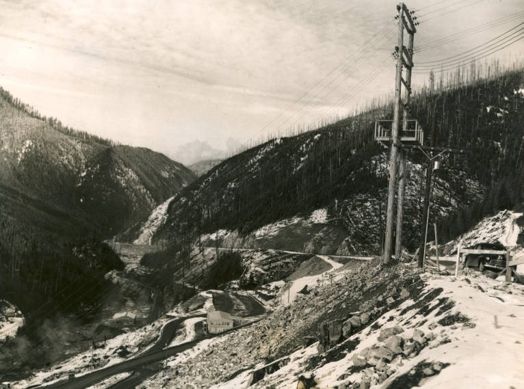 South Santiam River, Highway 22 and the Detroit Dam construction site, 1952.