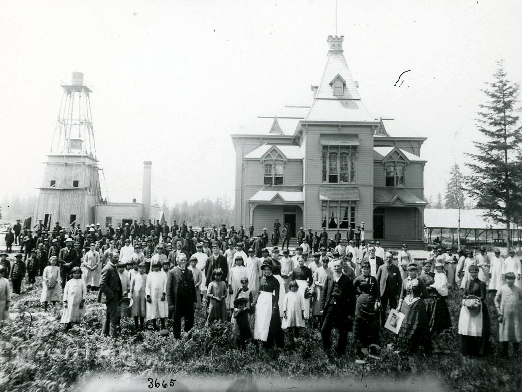 Students and staff on Chemawa grounds, 1887