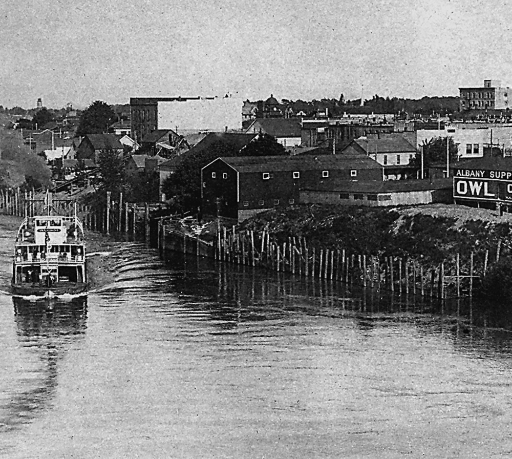 River traffic at Albany