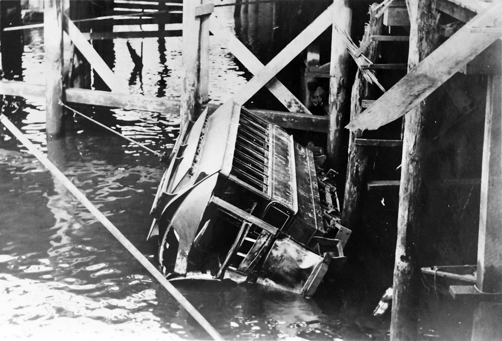 Astoria Street Railway trolley No. 3 plunged into the river July 18, 1901.
