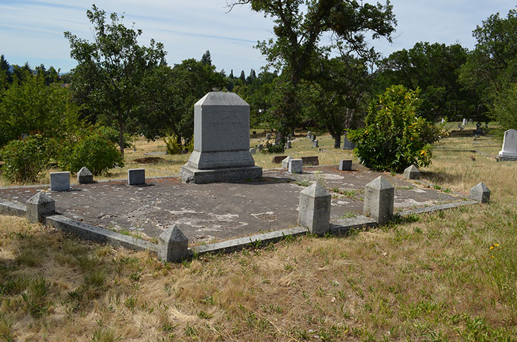 Barneburg Family plot