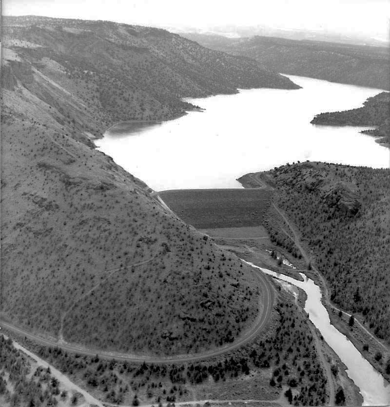 Bowman Dam and Prineville Reservoir, July 1987.