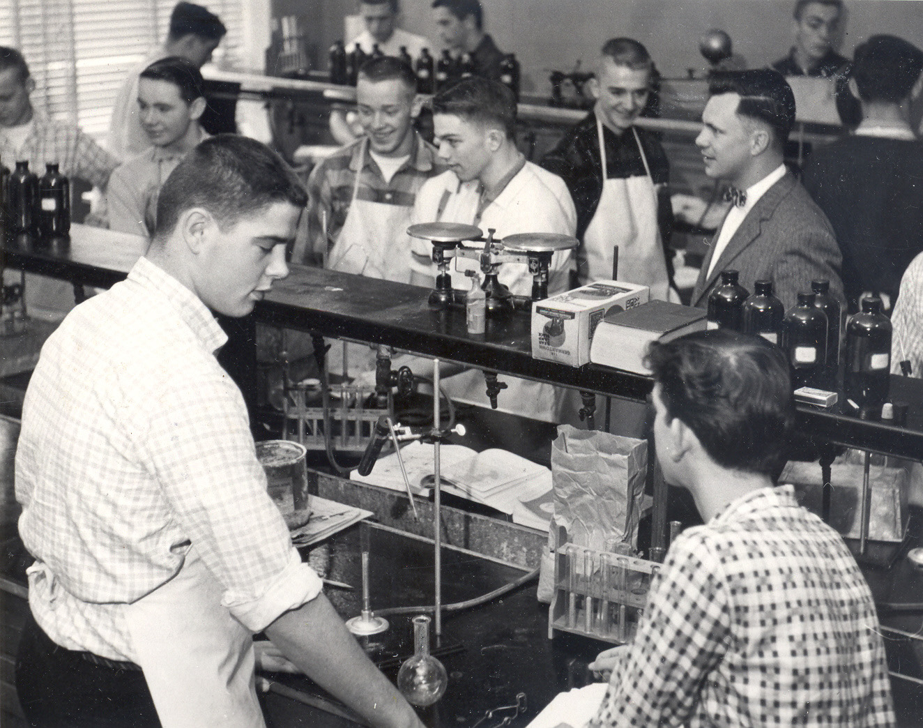 Don Lorenz instructs Concordia University chemistry class, about 1957.