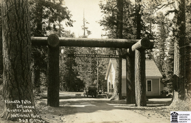 South entrance to Crater Lake National Park, about 1925.
