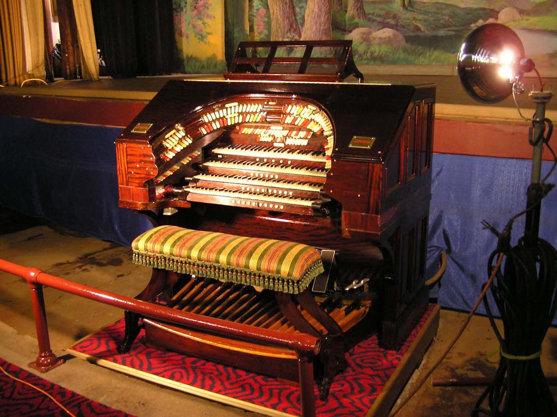 Wurlitzer theater organ