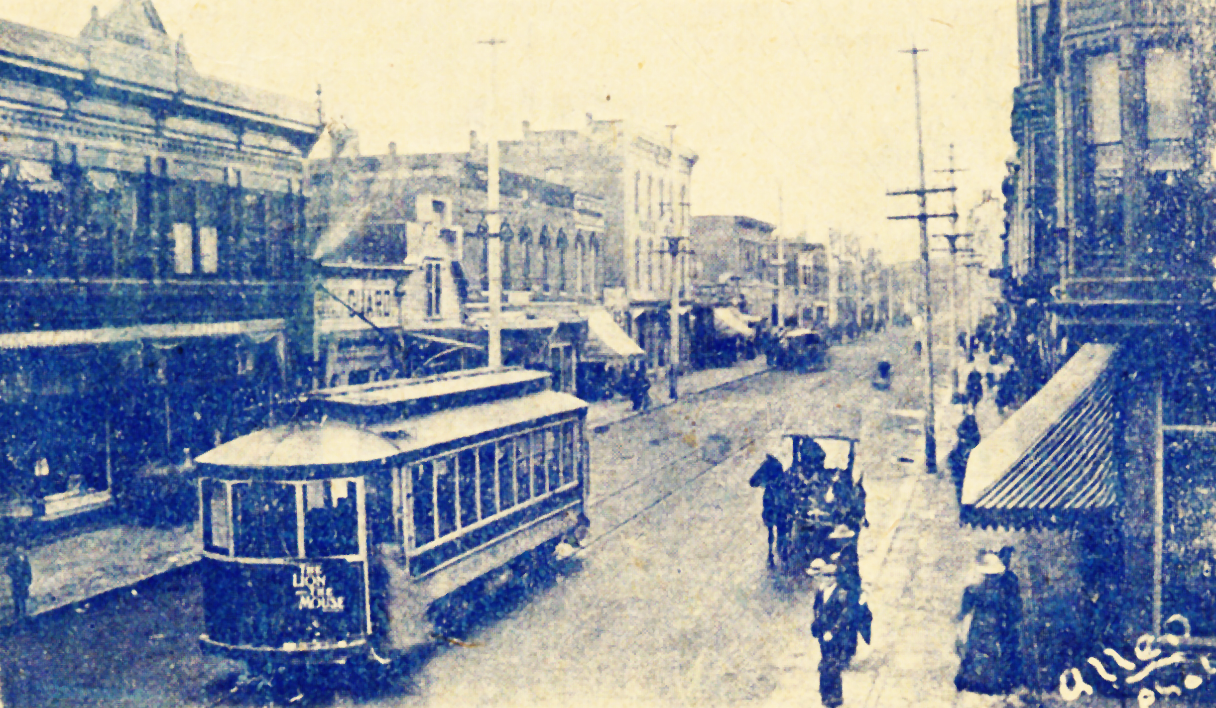 PE & E trolley on Willamette Blvd., 1908.
