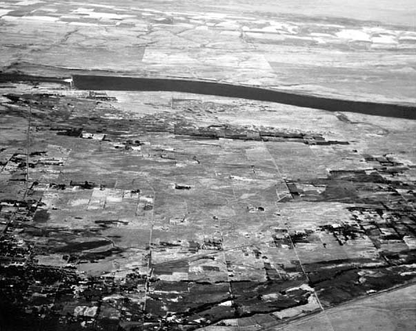 Hermiston and McNary Dam, July 1963.