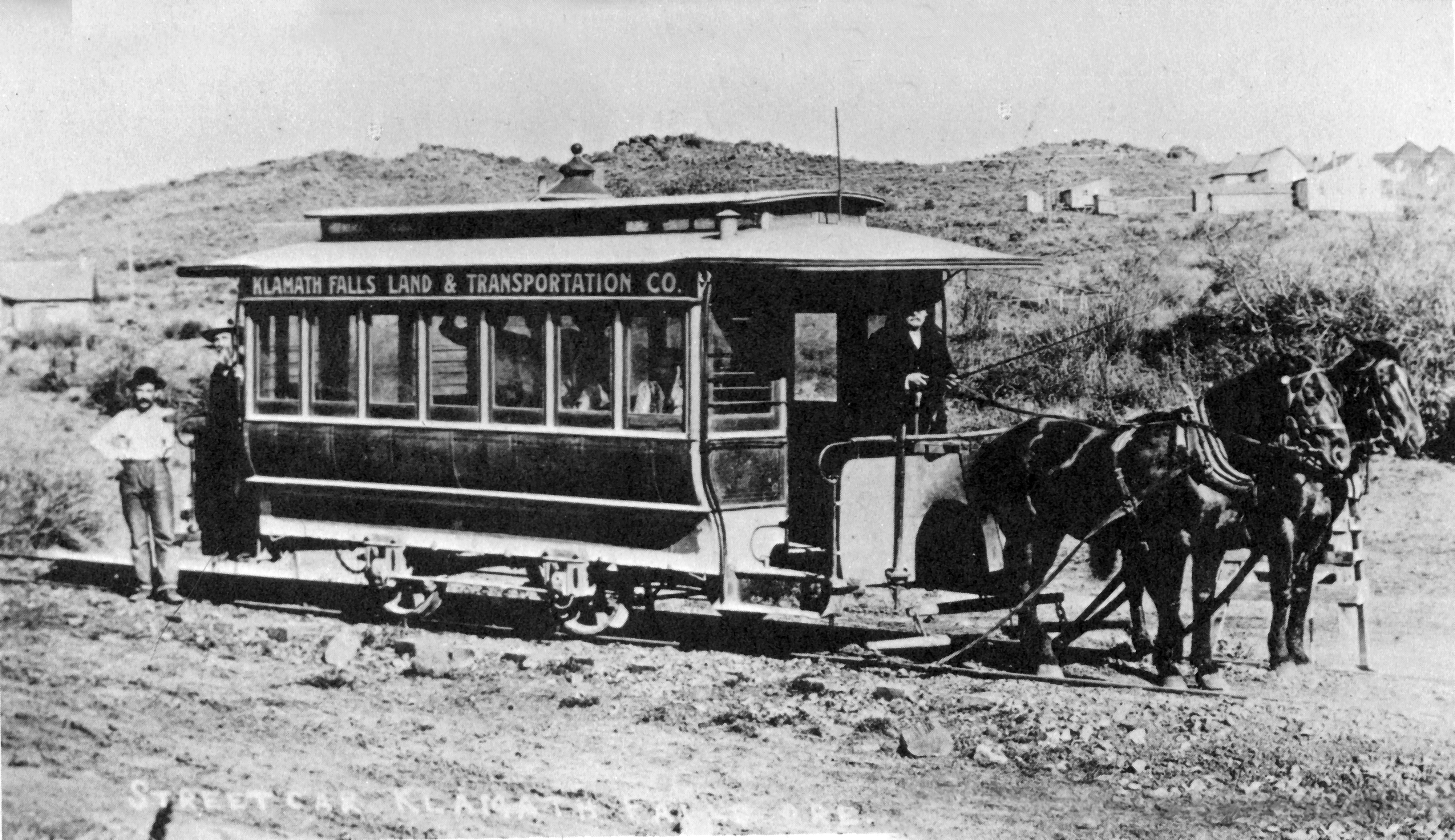 KFL&T Co. streetcar headed south on California Ave. north of Conger Avenue, 1906. (From the Collection of the late Ed Culp.)