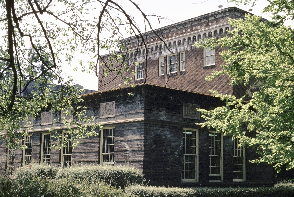 Knight Library, 1985.