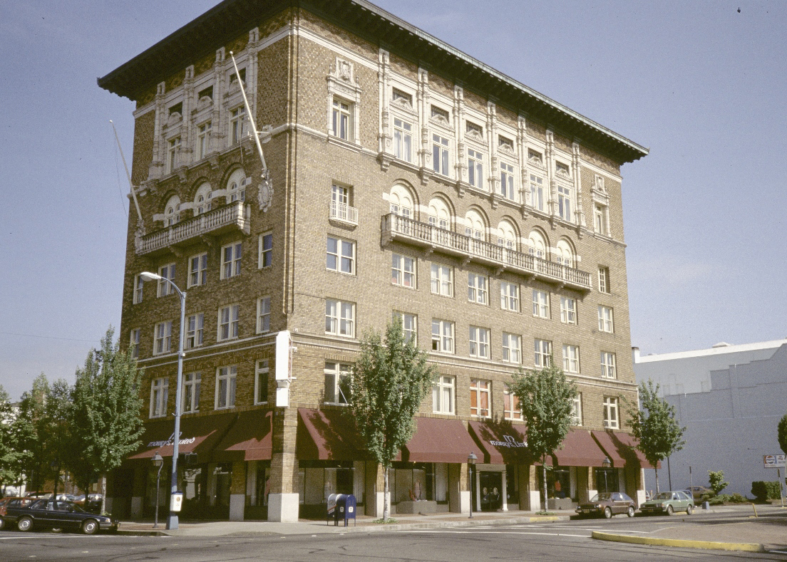 Masonic Building (built 1913), 495 State St., Salem, May 1987.