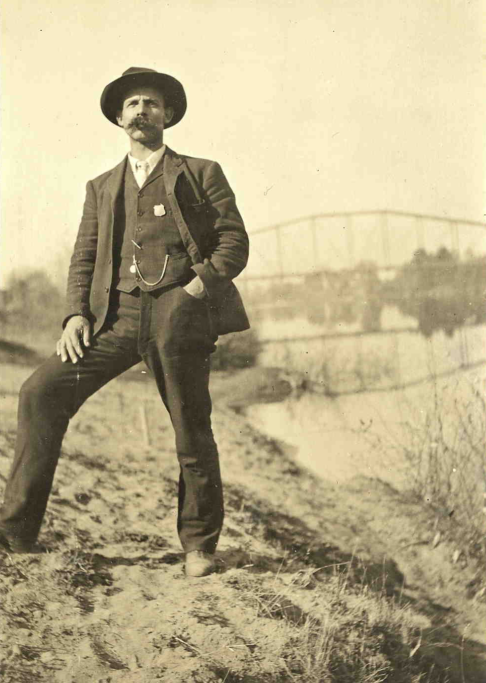 William Milbury in Grants Pass, Oct. 1907.