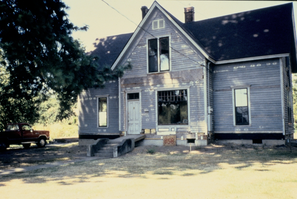 Craven House, 858 E. Main St.,  Monmouth, built 1869.