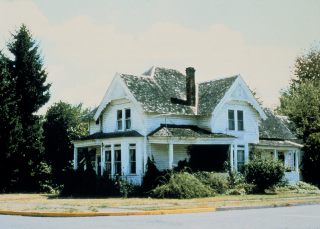 Graves-Fisher-Strong House, 391 E. Jackson, Monmouth, built 1892, about 1987.