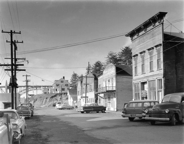 Front St. (Bay Blvd.) Newport, April 1959.
