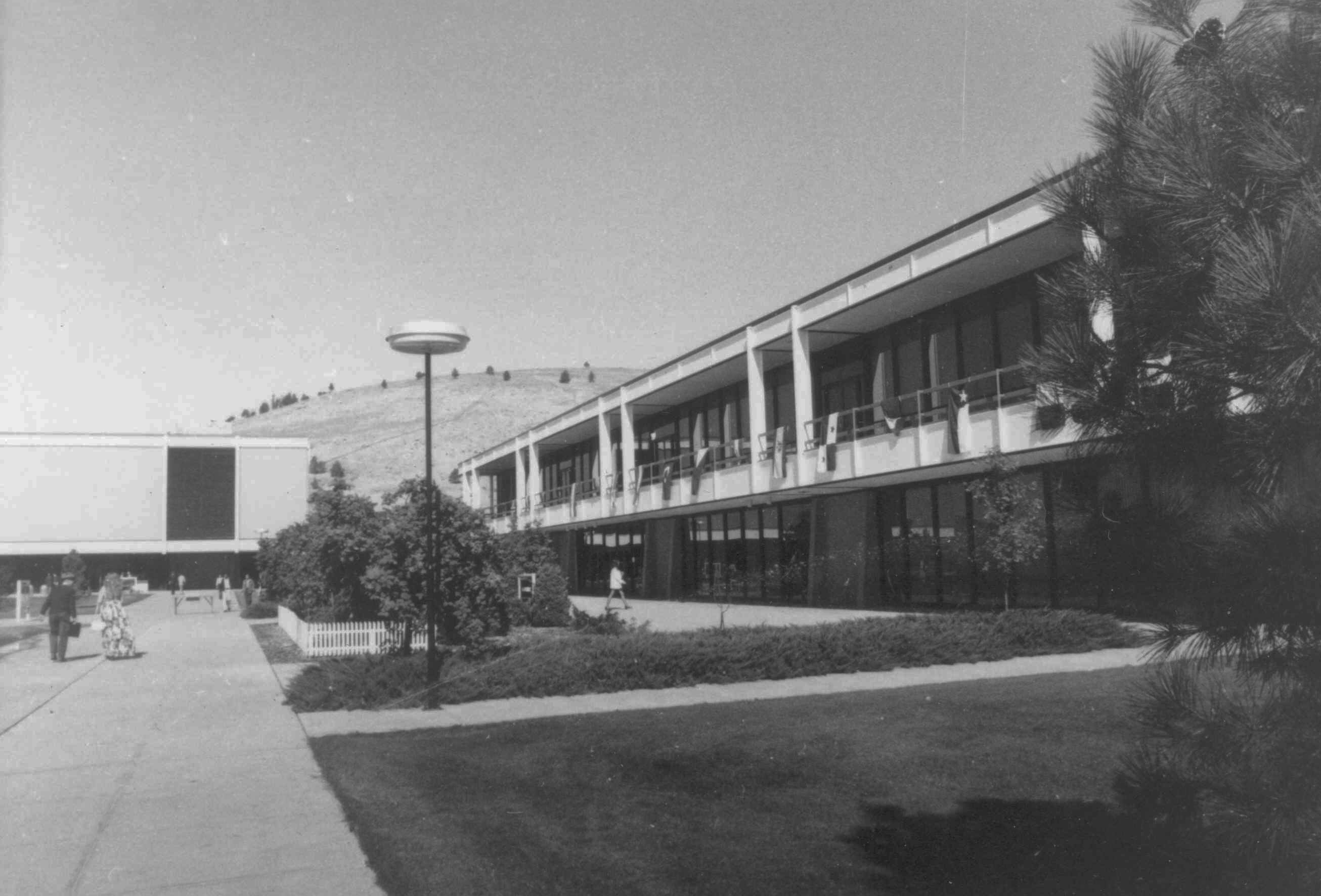 OIT campus, gymnasium in background, College Union Bldg. to right, 1970s.