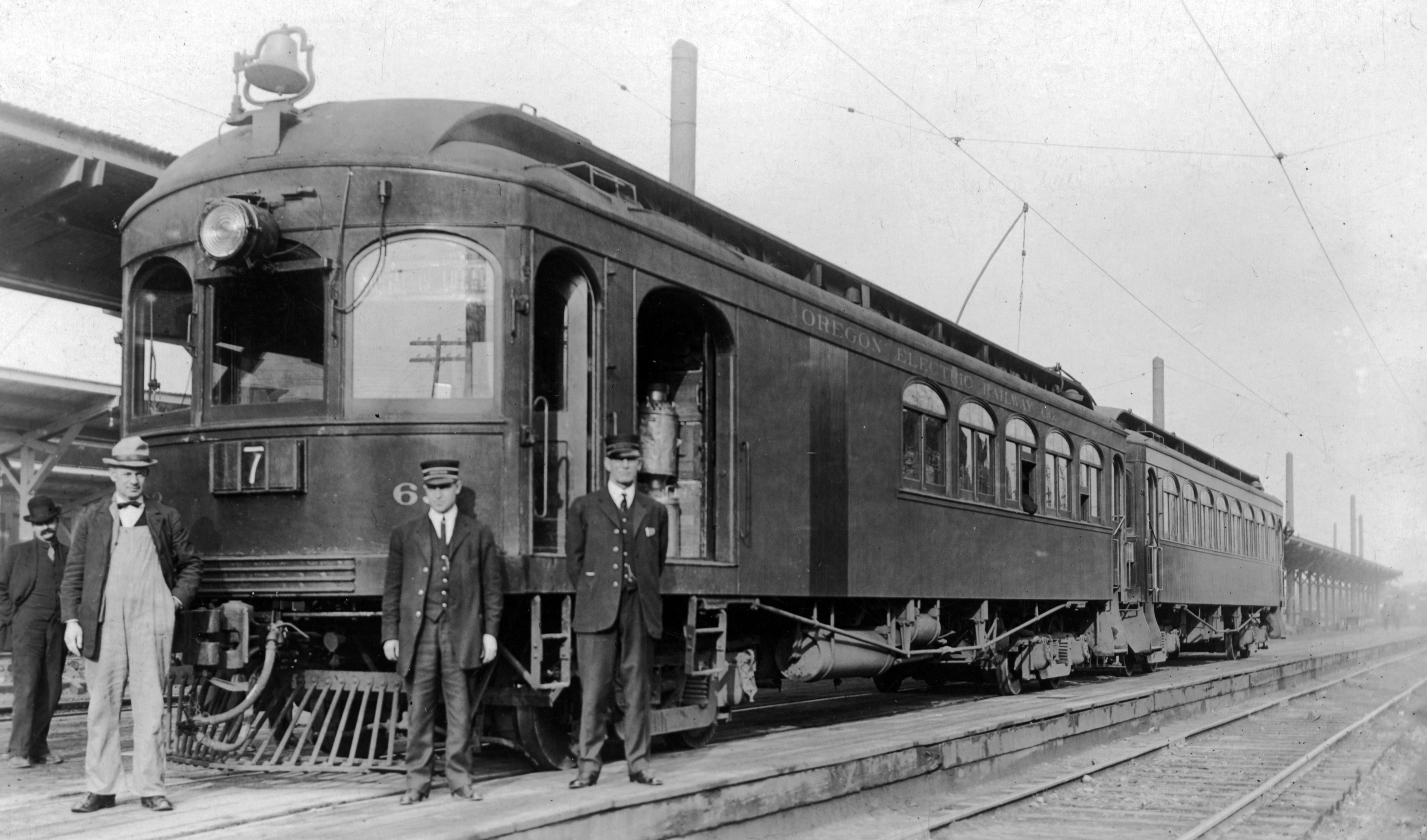 Oregon Electric Corvallis local at North Bank depot.