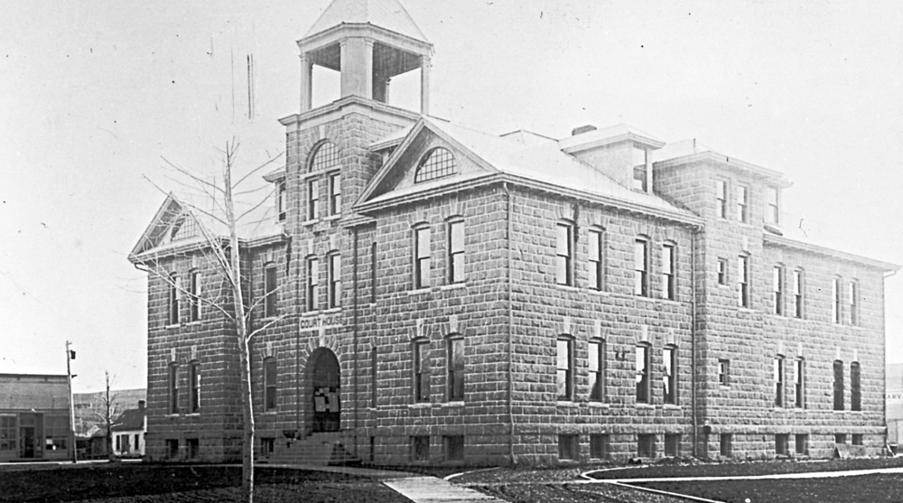 The Wallow County Courthouse where two men and one boy, accused of murdering Chinese miners, were tried.