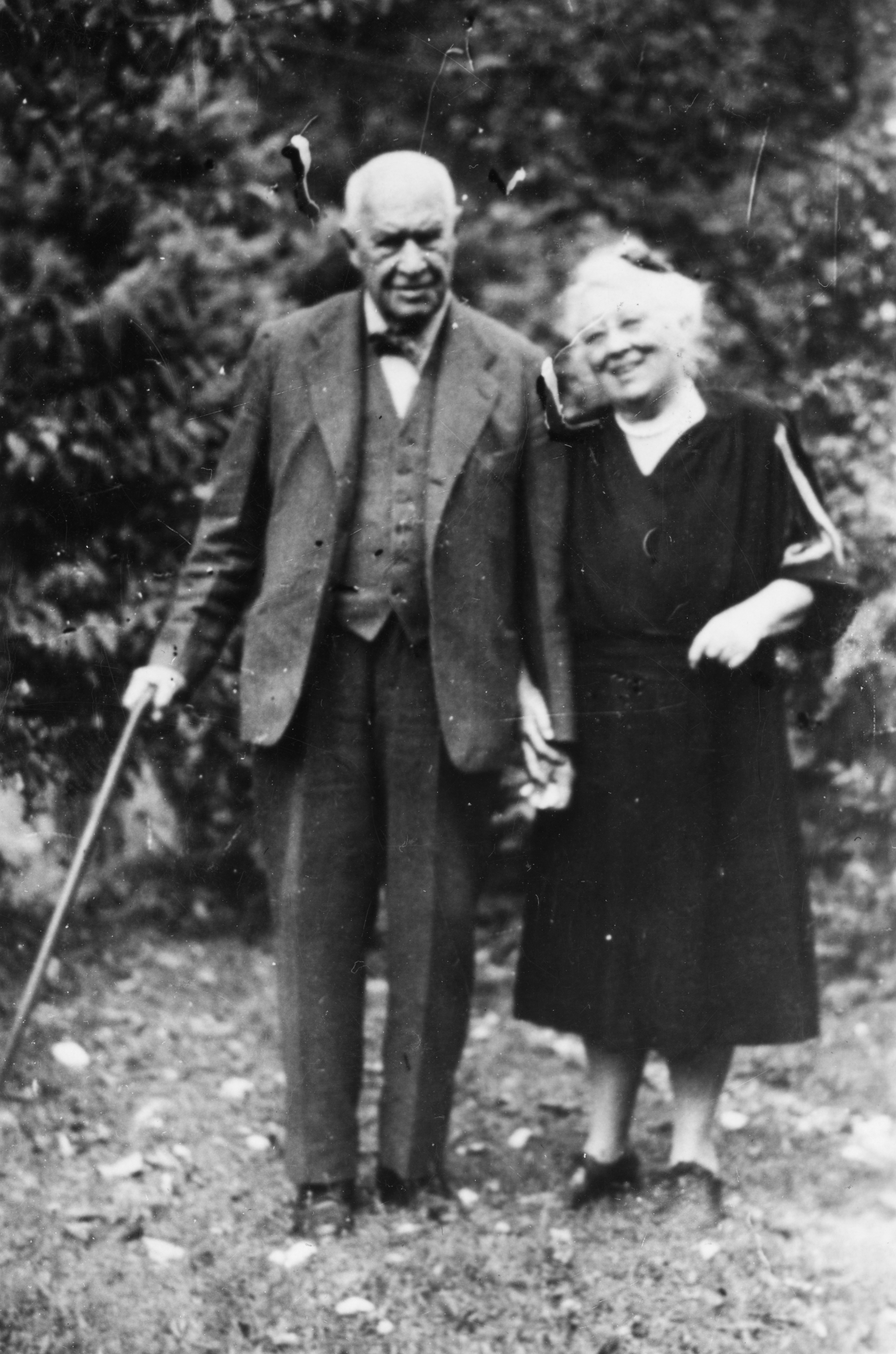 Walter and Cornelia Marvin Pierce, Eola, 1945.