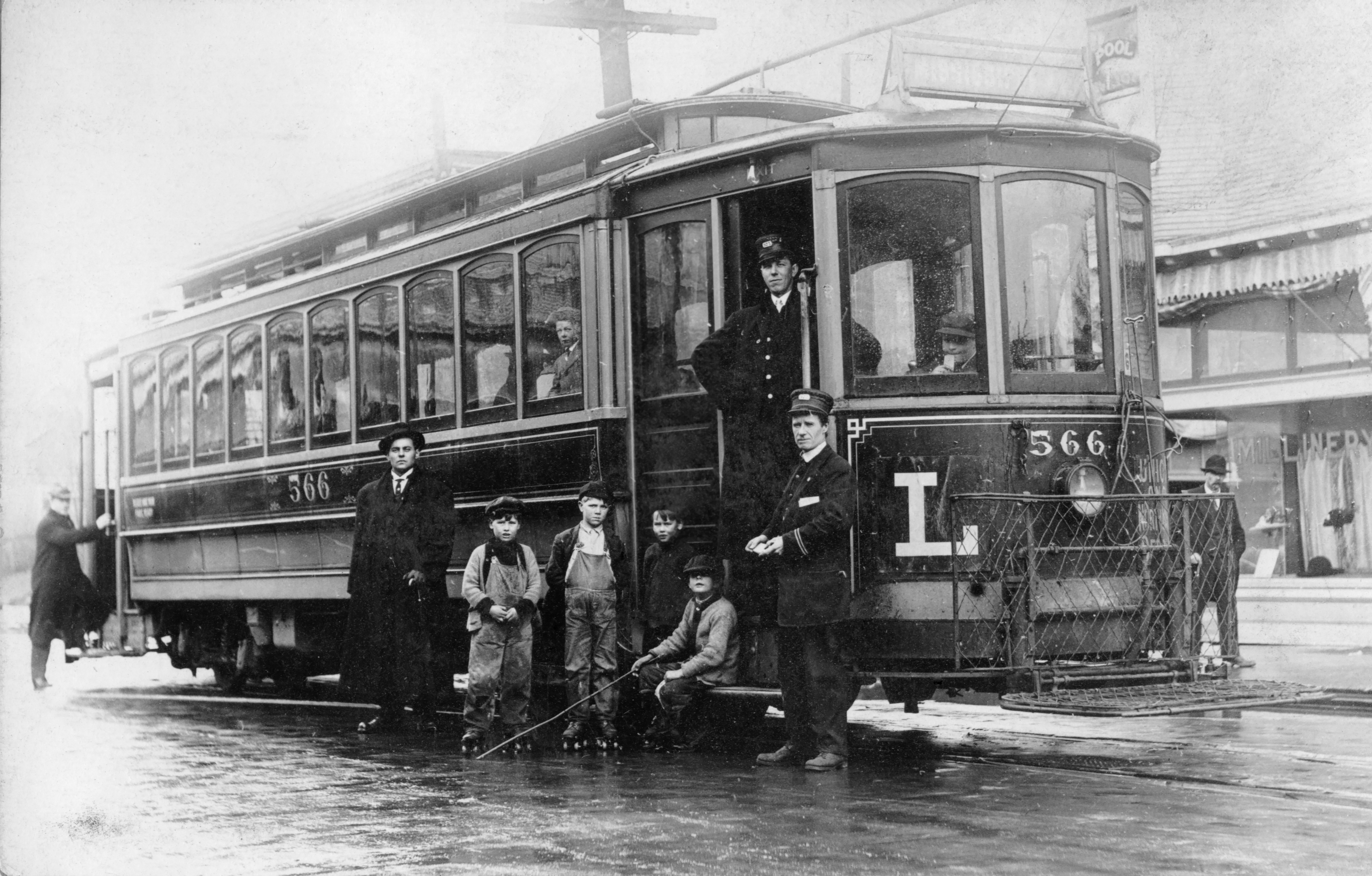 PRL&P car No. 566 during a layover on the Lower Albina Line on N. Mississippi Ave., 1910s.