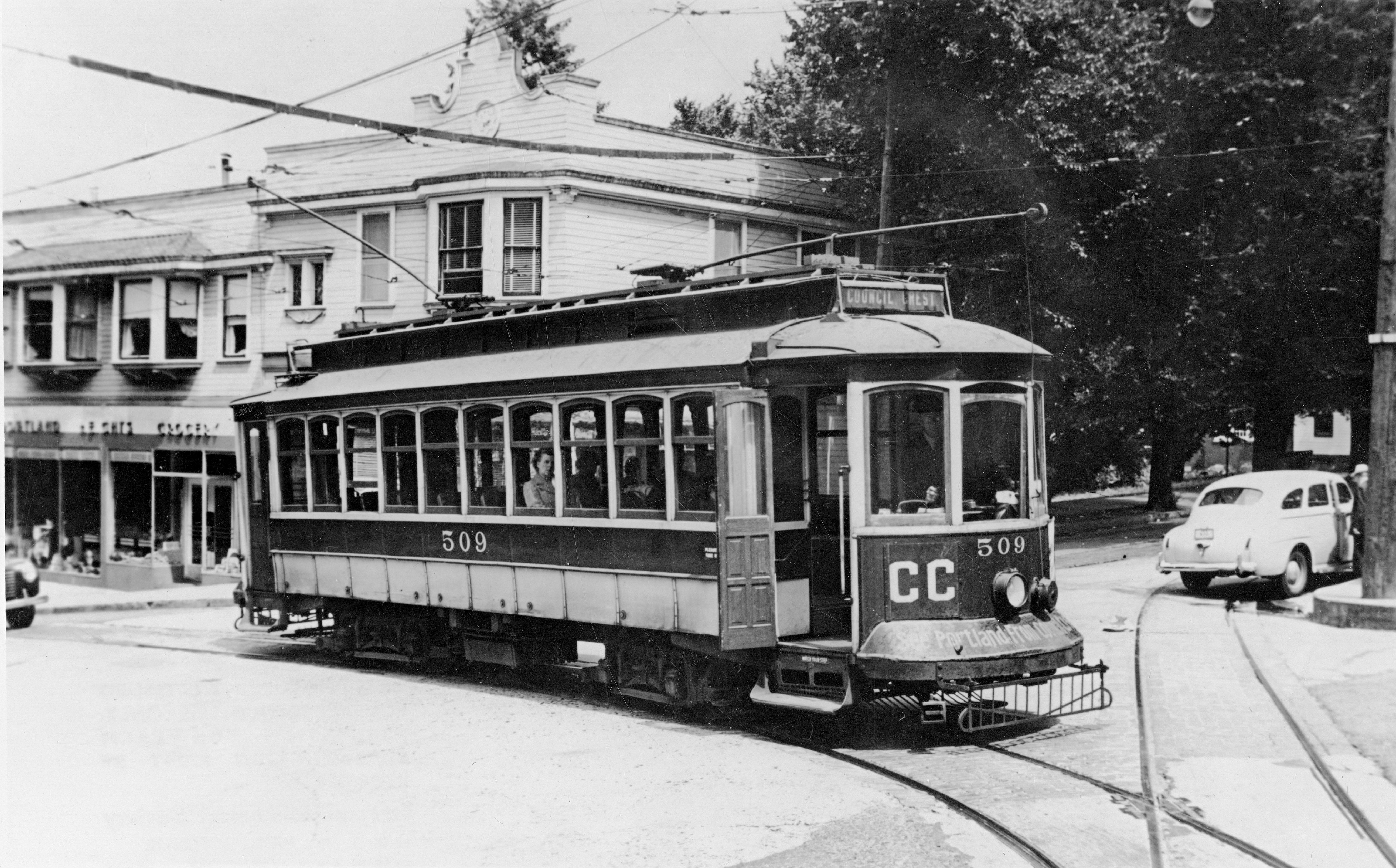 Council Crest electric streetcar, late 1940s.