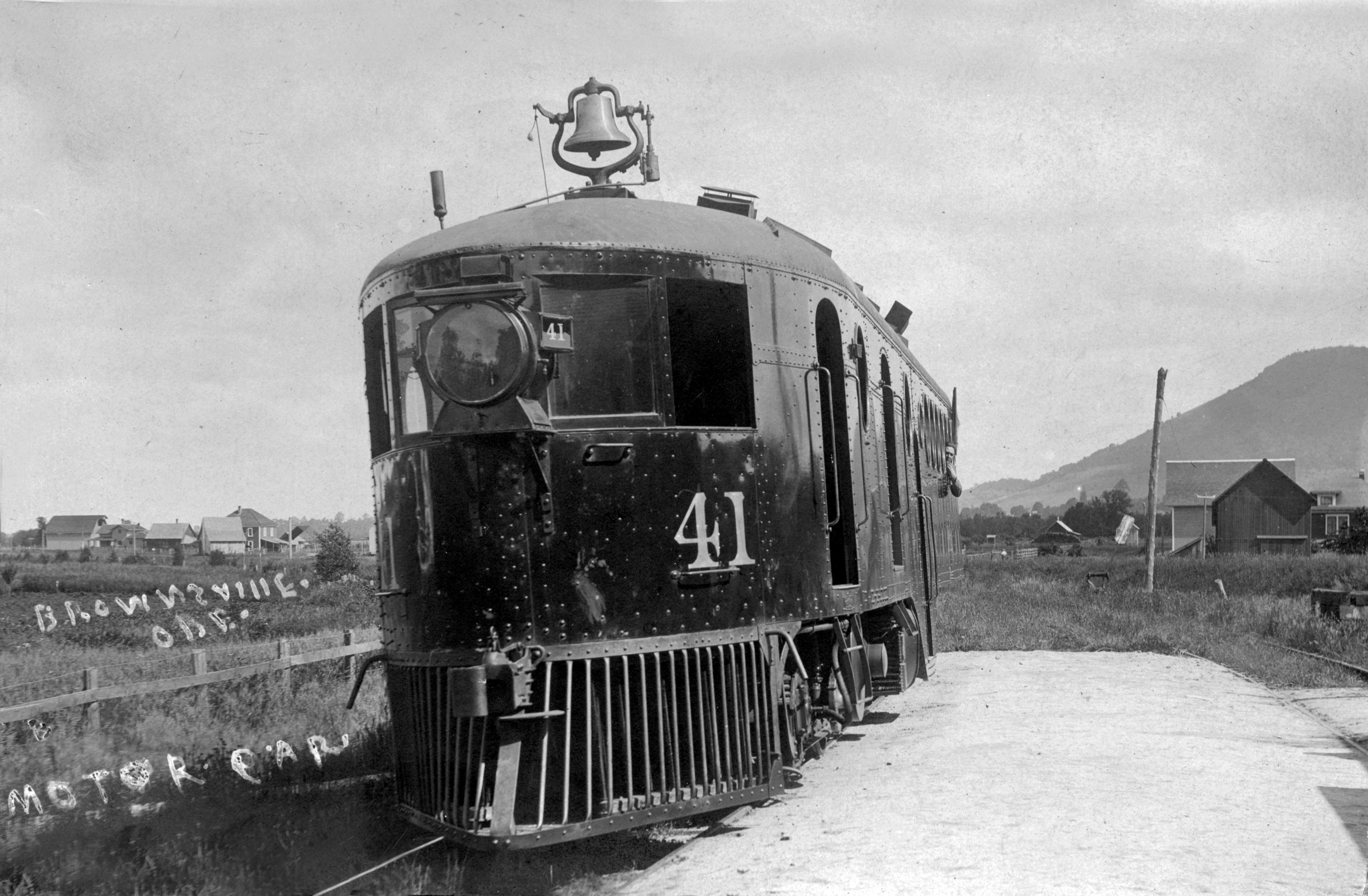 Red Electric gasoline-powered "Doodlebugs" served Willamette Valley before interurbans.
