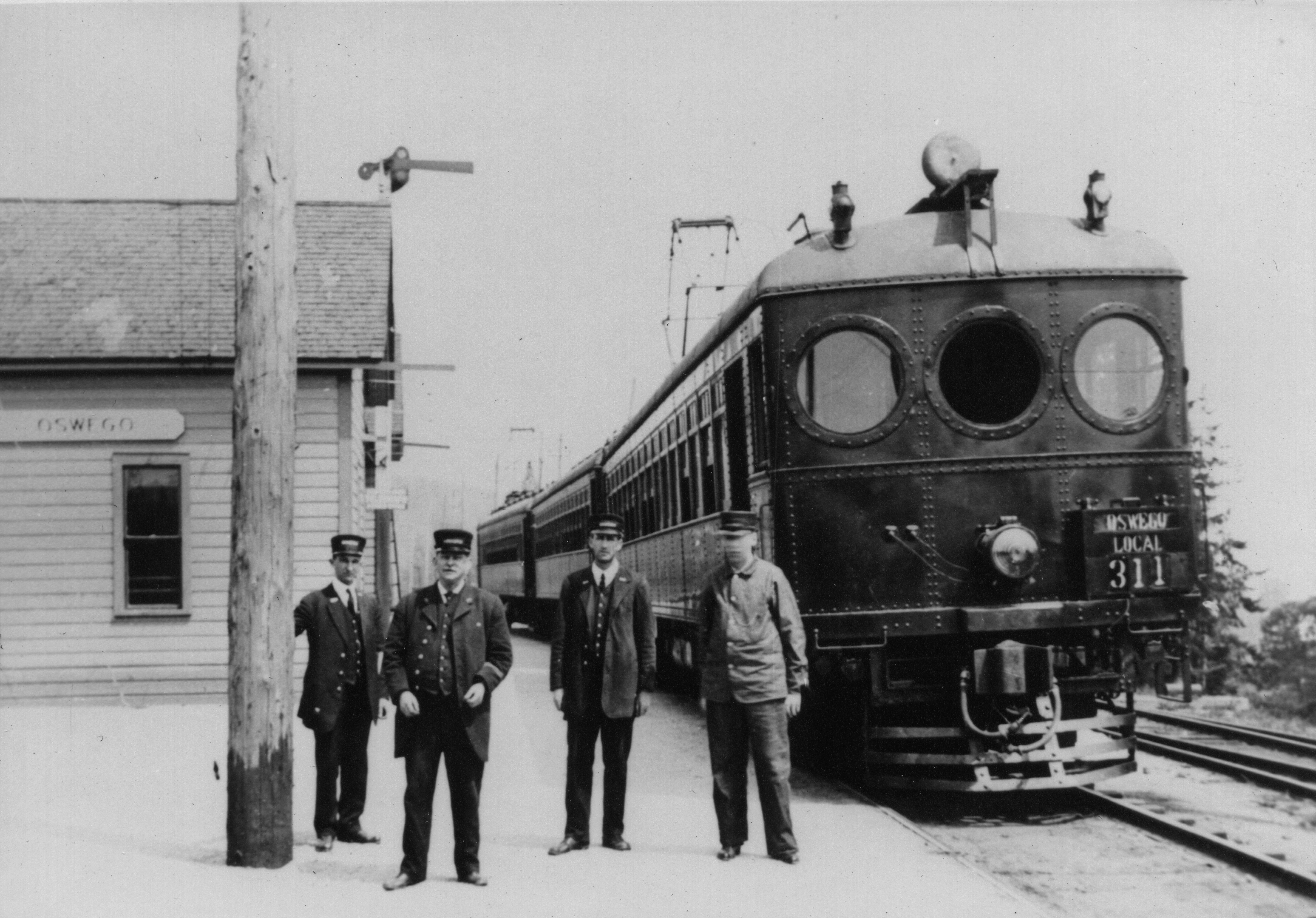 Red Electric Oswego local at Oswego Station, about 1920.