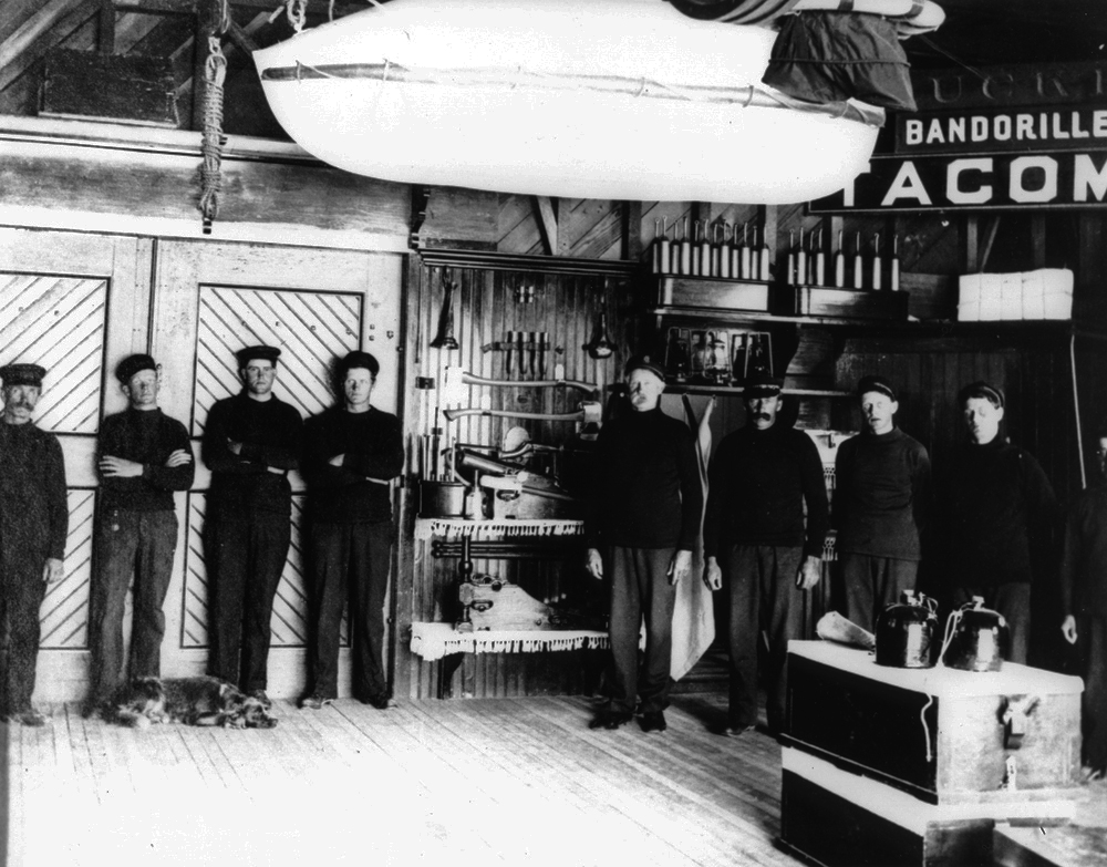 USLSS Station Umpqua, about 1910.