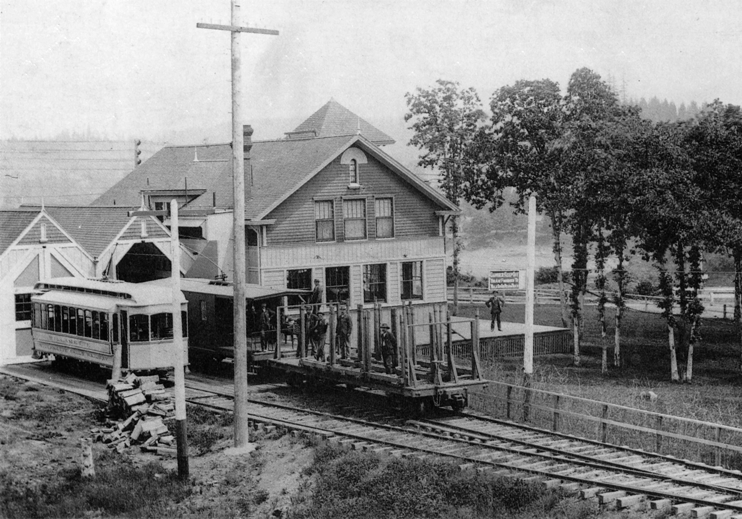 Willamette Falls Railway depot and barn, 1910.