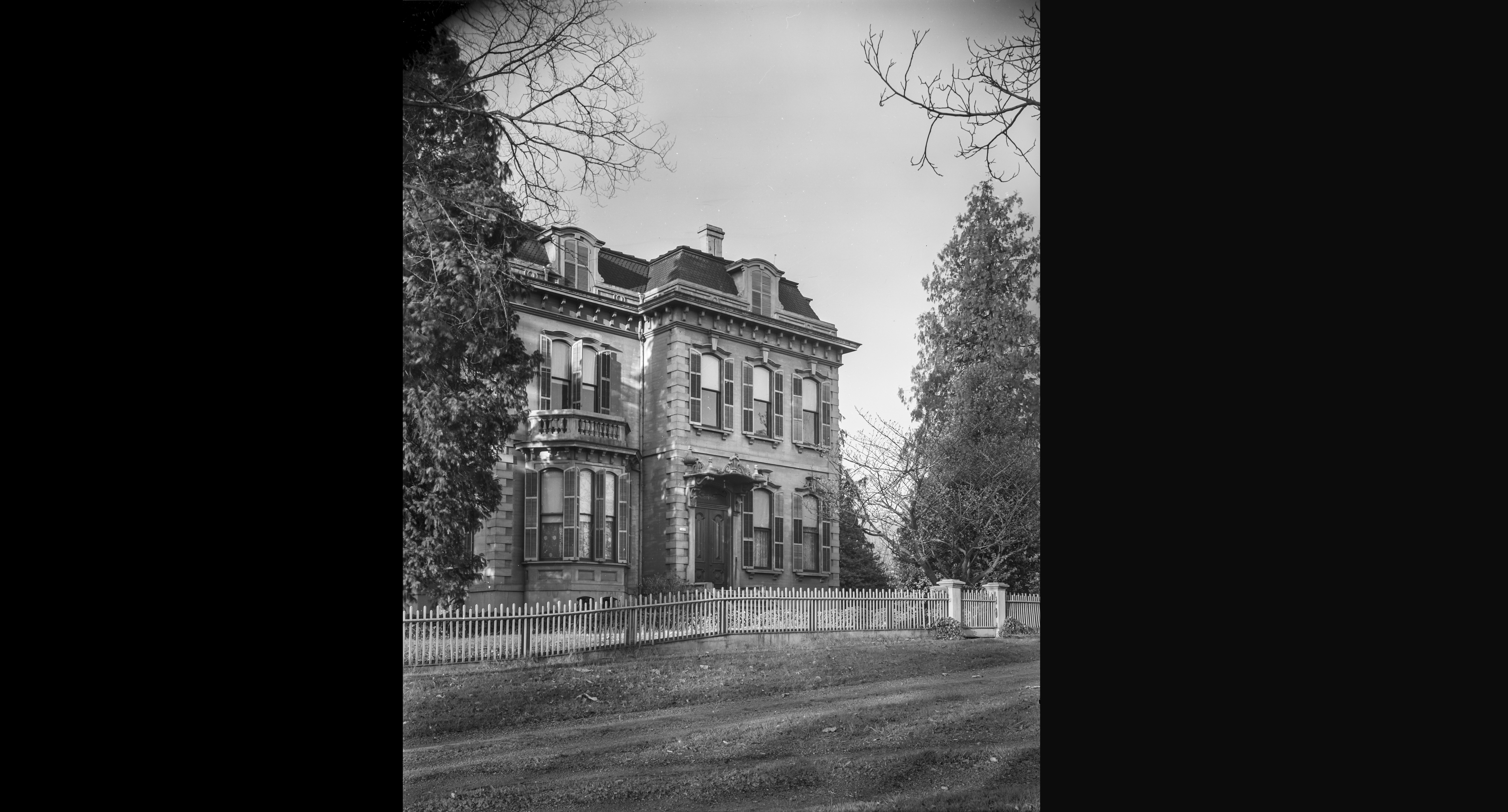 Kamm House, SW Fourteenth and Main, March 27, 1939