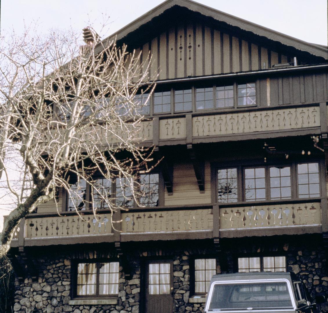 Johnson & Mayer architects, 1913.