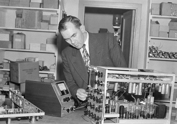 Howard Vollum (1913–1986)