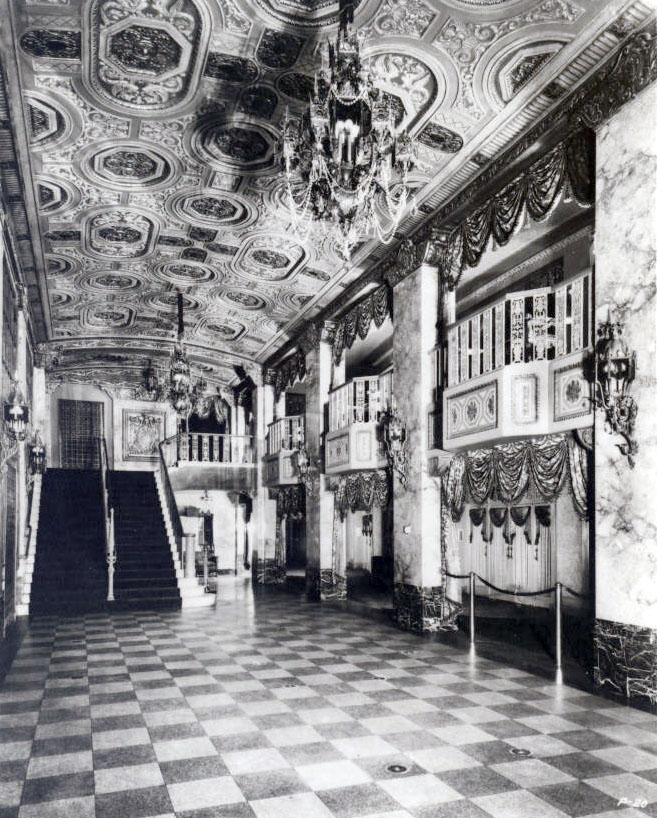 Portland Paramount, interior