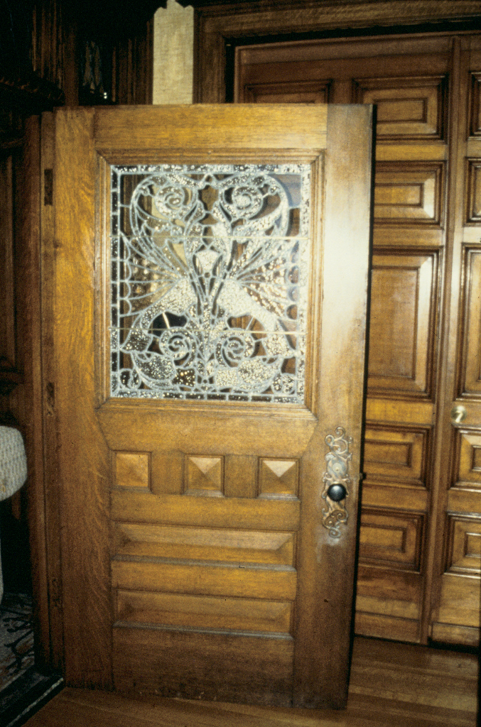 Mackenzie House, foyer door