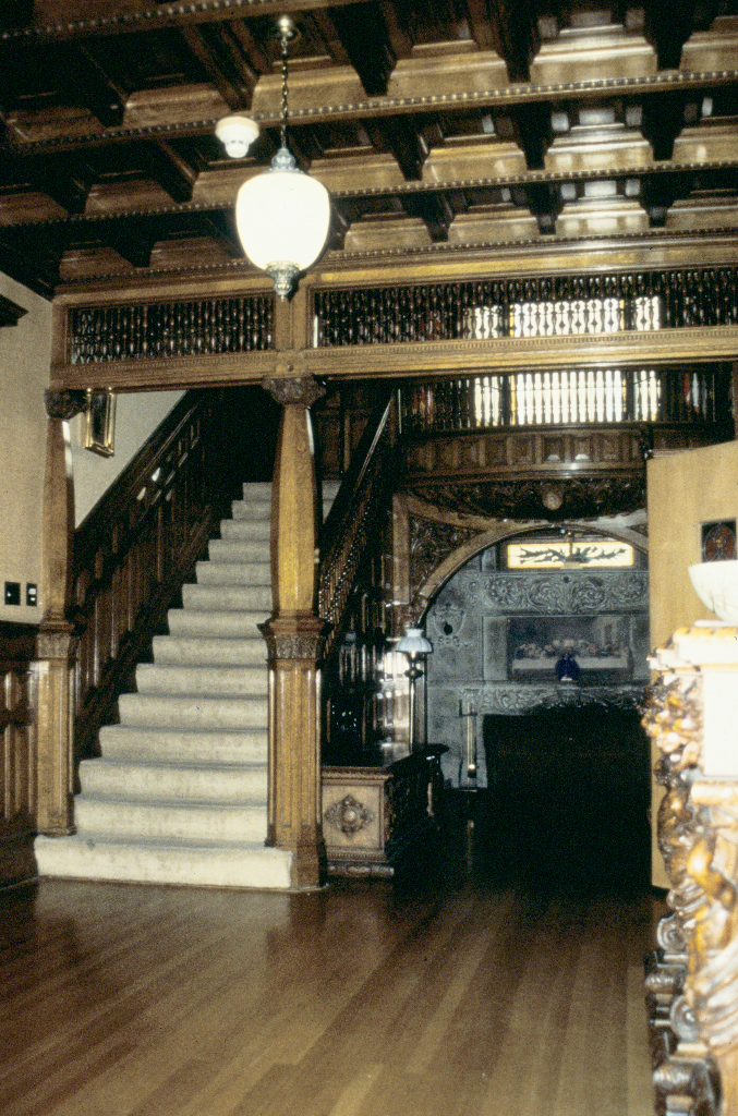 Mackenzie House (Portland), main hall