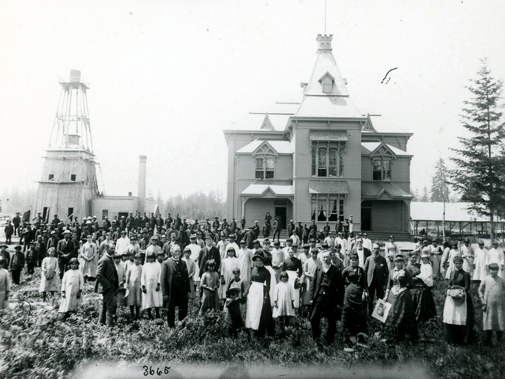 Students and staff at Chemawa, 1887. Courtesy Oregon Hist. Soc. Research Lib., 0182g038.