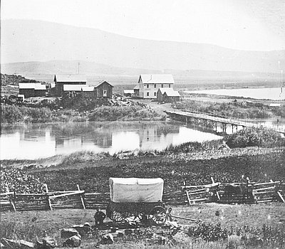 Linkville and the Moore Family