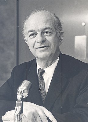Linus Pauling (1901-1994)